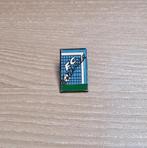 PIN - VOETBAL - FOOTBALL, Verzamelen, Speldjes, Pins en Buttons, Verzenden, Gebruikt, Sport, Speldje of Pin