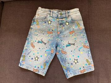 Jeansshort Next met opvallende graffitiprint 122 cm beschikbaar voor biedingen