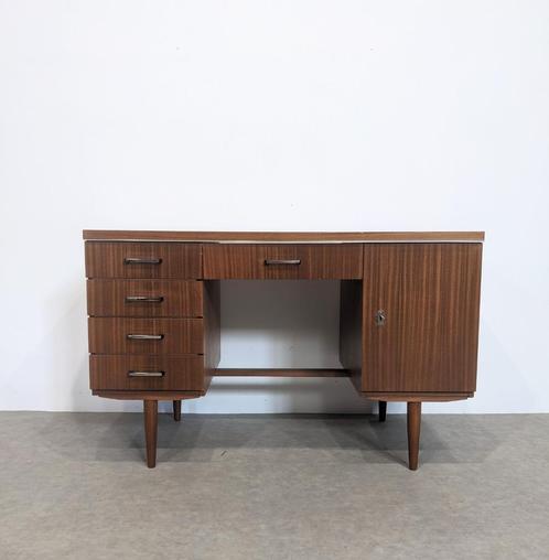 Vintage bureau met vijf laden, Huis en Inrichting, Bureaus, Bureau, Ophalen