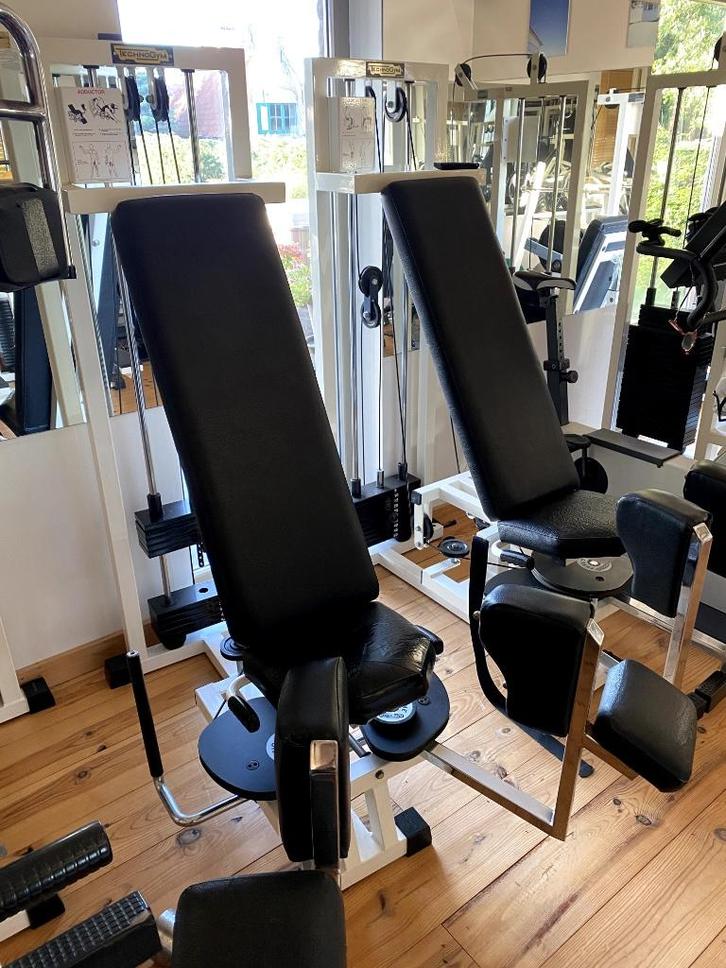 adductor. abductor Technogym, Sport en Fitness, Fitnessapparatuur, Zo goed als nieuw, Krachtstation, Benen, Metaal, Ophalen