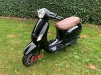Venesi scooter B klasse nieuw staat, Fietsen en Brommers, Scooters | Vespa, Ophalen, Overige modellen, Benzine, 50 cc