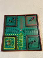 Antiek houten paardjesspel, Hobby en Vrije tijd, Drie of vier spelers, Ophalen, Gebruikt