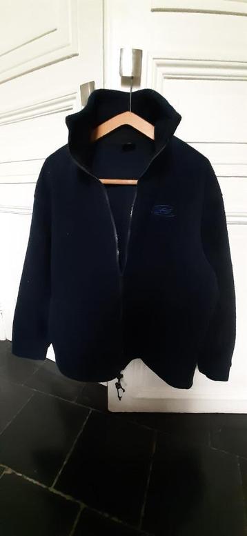 Blouson polaire disponible aux enchères