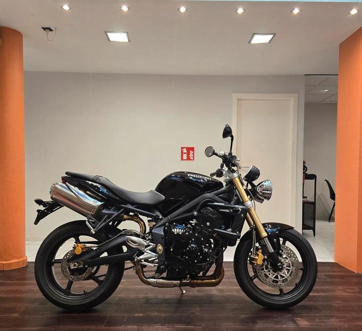Triumph Street Triple 675**2010**25.114km**Garantie, Motos, Motos | Triumph, Entreprise, Naked bike, plus de 35 kW, 3 cylindres