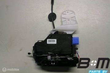 Deurslot rechter achterdeur Touran 7L0839016H beschikbaar voor biedingen