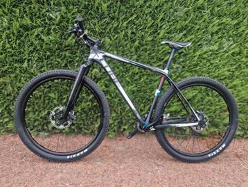 Mountainbike-kubusreactie volledig koolstof  beschikbaar voor biedingen
