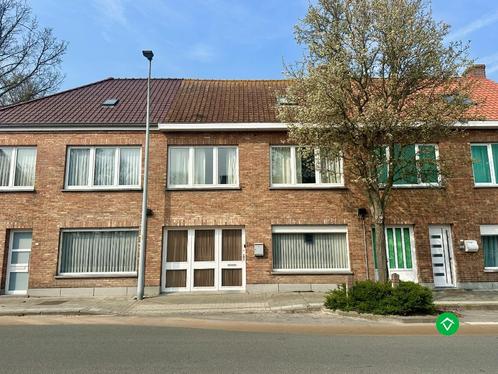 Charmante woning gelegen op een boogscheut van het centrum v, Immo, Huizen en Appartementen te koop, Provincie West-Vlaanderen