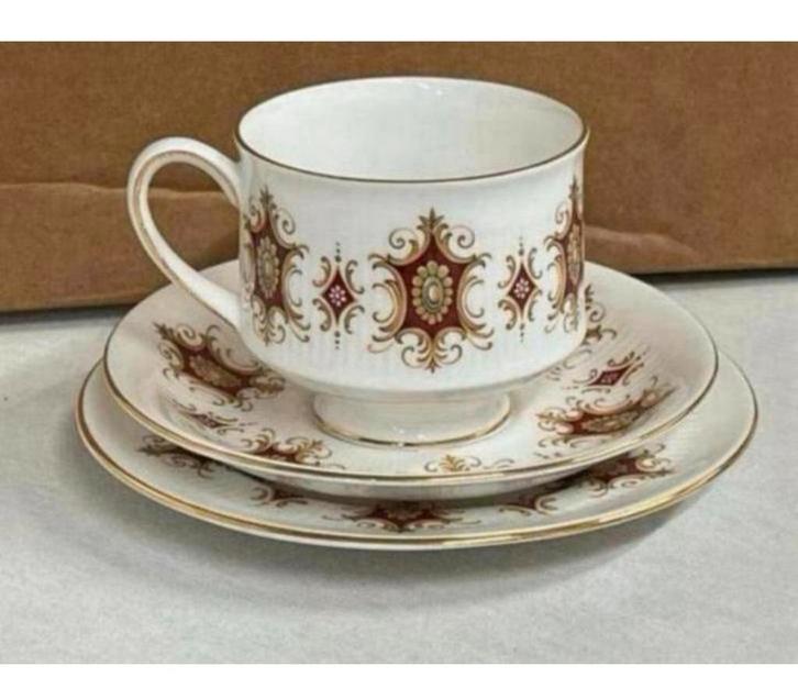 Paragon Bone China "Flamenco" Thee Kop, Schotel & Bord setje, Antiek en Kunst, Antiek | Servies los, Ophalen of Verzenden