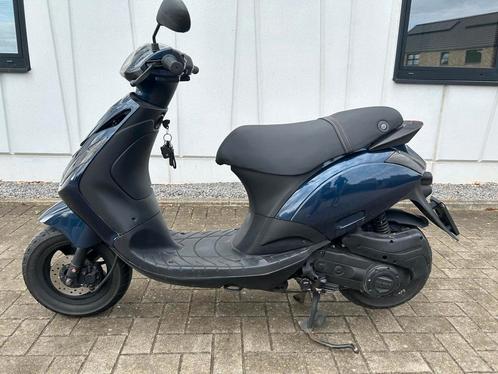 Piaggio Zip, Fietsen en Brommers, Scooters | Piaggio, Zo goed als nieuw, Zip, Ophalen