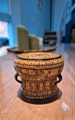 Stenen kistje dong son trommel, Ophalen