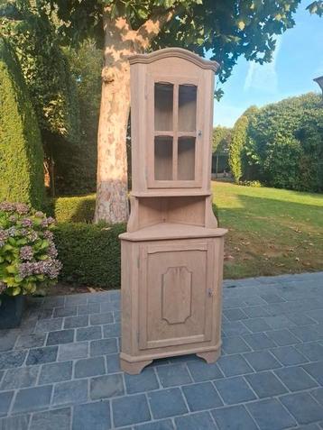 Massief eiken hoekkast. Geluchtgomd.  beschikbaar voor biedingen