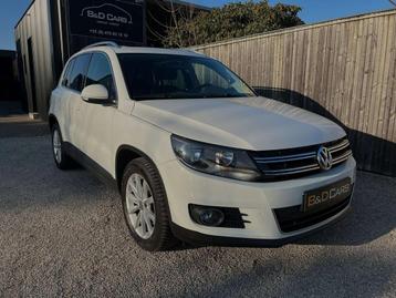 Volkswagen Tiguan 2.0 CR TDi Sport LEDER/ZETELVERW/PANORAMAD, Auto's, Volkswagen, Gebruikt, Zwart, 4 cilinders, Wit