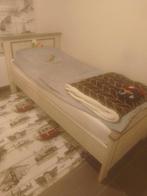 Eenpersoonsbed met kleerkast 3 deurs zo goed als nieuw, Huis en Inrichting, Ophalen
