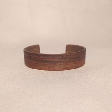 Houten Armband (± 60mm x 45mm) beschikbaar voor biedingen