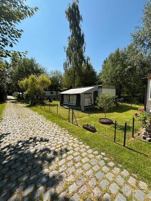 Stacaravan in bosrijke omgeving met wat werk aan, Caravans en Kamperen, Stacaravans, Ophalen