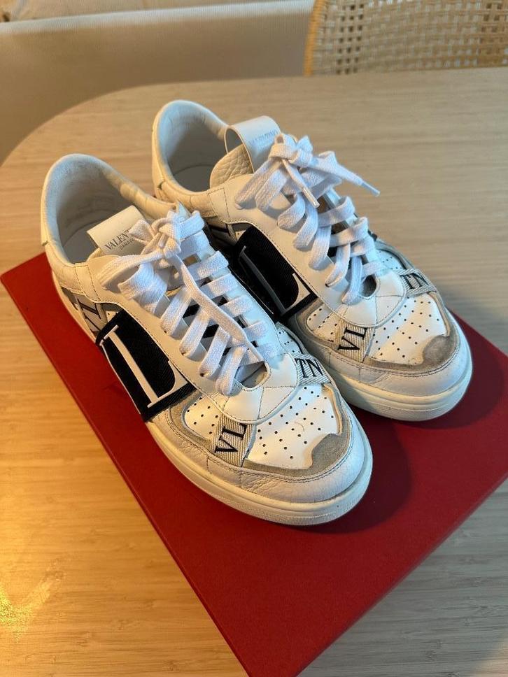 Valentino Garavani Sneakers maat 40 (valt als 41), Kleding | Heren, Schoenen, Gedragen, Sneakers, Wit, Ophalen of Verzenden