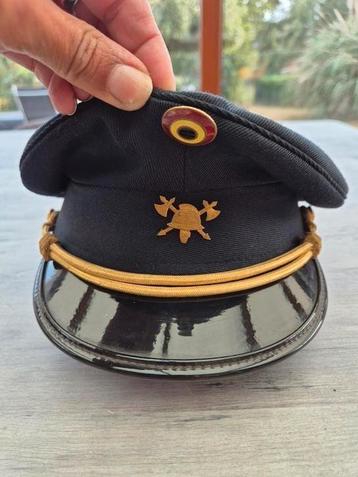 Kepi de pompier beschikbaar voor biedingen