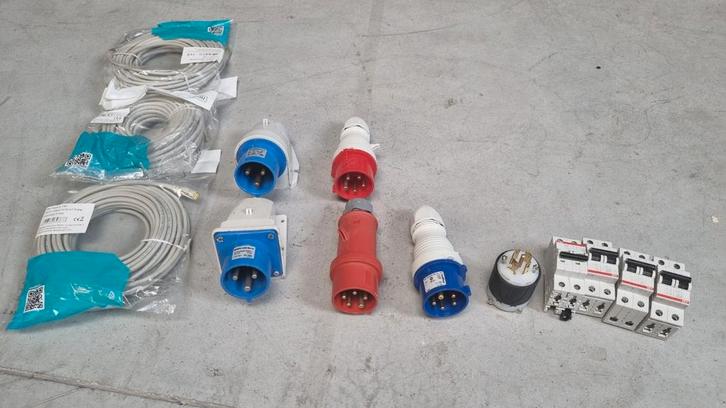 Zekeringen, Stekkers en patchkabels, Doe-het-zelf en Bouw, Elektriciteit en Kabels, Stekker, Ophalen