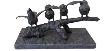 sculptuur 4 vogels op een tak "The four of us". beschikbaar voor biedingen