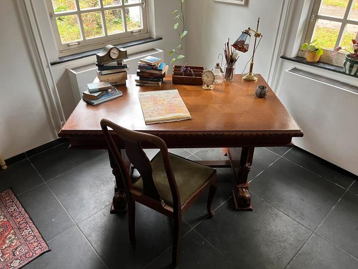 Antiek bureau geïnspireerd op Pieter Bruegel de Oude, Huis en Inrichting, Complete eetkamers, Zo goed als nieuw, Ophalen