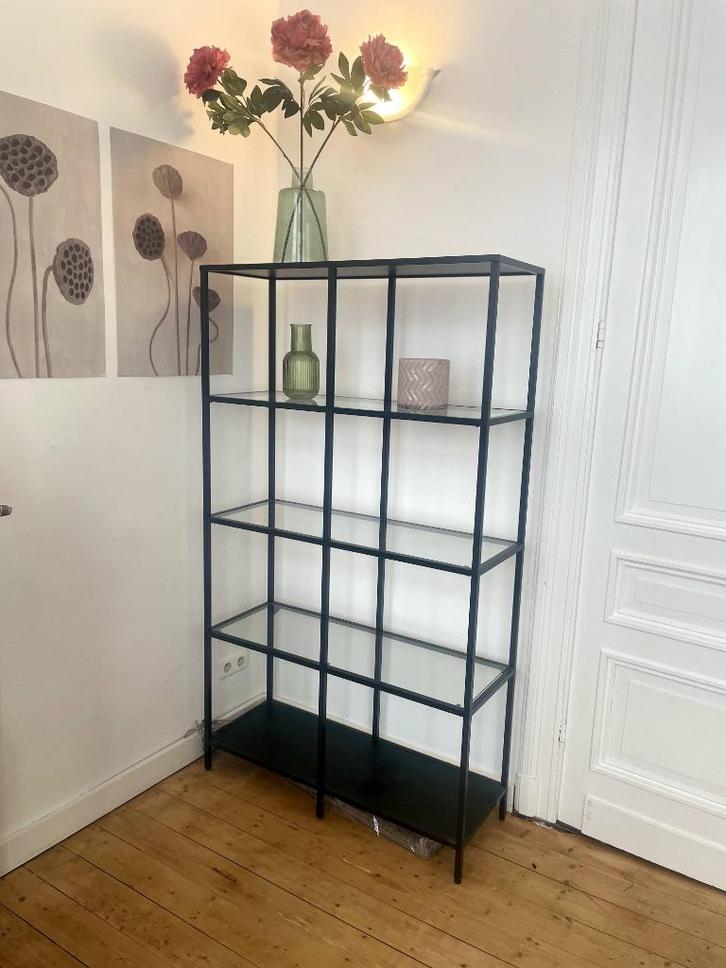 VITTSJÖ Stellingkast, zwartbruin/glas, 100x175 cm, Huis en Inrichting, Kasten | Stellingkasten, Gebruikt, Ophalen