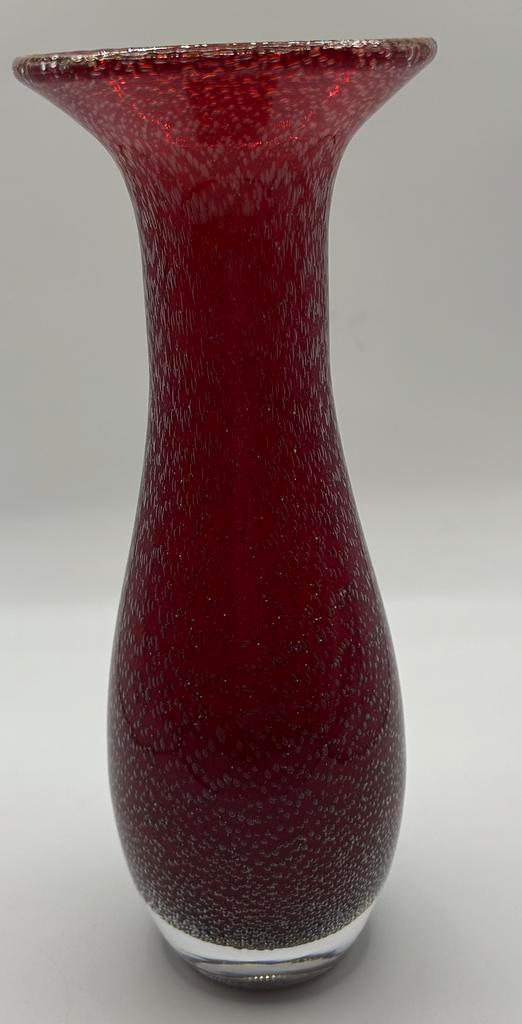 Handgemaakte rode vaas in glas met luchtbel techniek, Antiek en Kunst, Antiek | Glaswerk en Kristal, Ophalen of Verzenden
