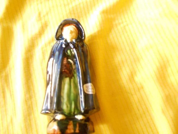 Statuette de Femme en Vieux Bruges, Antiek en Kunst, Curiosa en Brocante, Ophalen of Verzenden