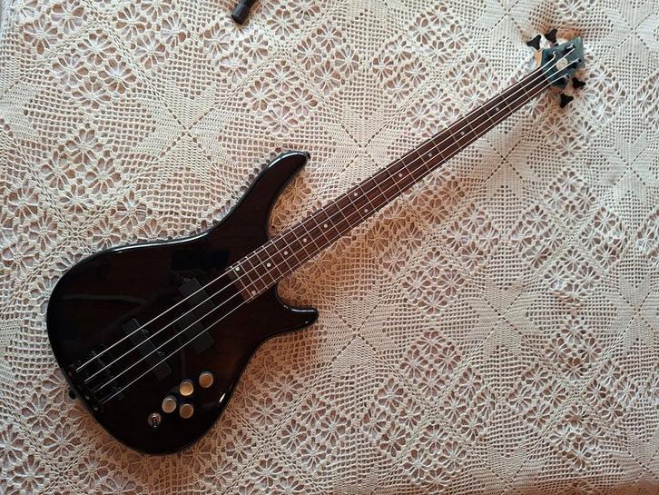 Stag Bas gitaar, als nieuw, Muziek en Instrumenten, Snaarinstrumenten | Gitaren | Bas, Zo goed als nieuw, Elektrisch, Ophalen