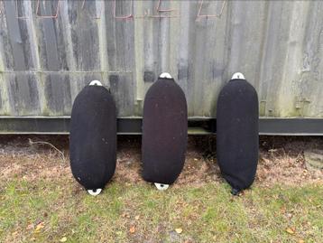 3 fenders met hoezen, NIEUW beschikbaar voor biedingen