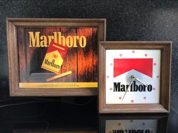 Marlboro lichtbak met klok beschikbaar voor biedingen