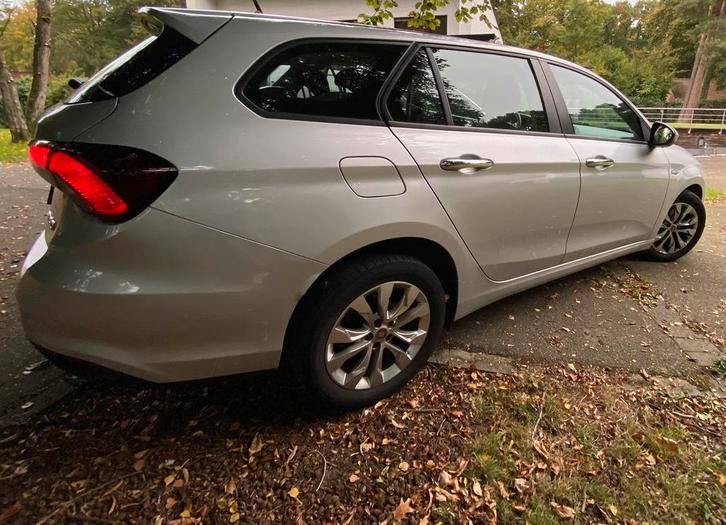 Fiat Tipo SW 1.4 benzine • €8500, Auto's, Fiat, Particulier, Tipo, ABS, Benzine, Euro 6, Break, 5 deurs, Handgeschakeld, Zilver of Grijs