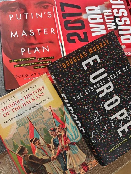 VIER boeken in het Engels - Beter inzicht toekomst Europa, Boeken, Politiek en Maatschappij, Zo goed als nieuw, Ophalen of Verzenden