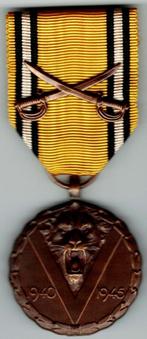 Herinneringsmedaille 1940 1945 met grote zwaarden, Verzenden, Overige soorten, Lintje, Medaille of Wings