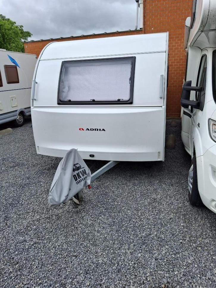 A vendre : CARAVANE ADRIA 522 PT DE 2025, Caravans en Kamperen, Caravans, Particulier, tot en met 6, 1000 - 1250 kg, Adria, Dwarsbed