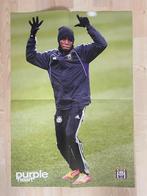 Grote poster Dieumerci Mbokani (RSC Anderlecht), Enlèvement ou Envoi, Comme neuf, Affiche, Image ou Autocollant