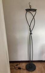 Prachtige spiraalvormige smeedijzeren lamp van 170 cm, Ophalen, Zo goed als nieuw