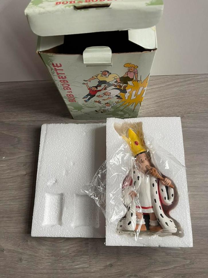 Suske en wiske SW 087 koningin Wiske parastone, Collections, Personnages de BD, Neuf, Statue ou Figurine, Bob et Bobette, Enlèvement ou Envoi