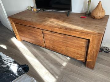 TEAK Massive TV kast (Met schade)  Bij deze verkoop ik men T beschikbaar voor biedingen