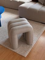 Beige poef zo goed als nieuw, Huis en Inrichting, Zetels | Voetbanken en poefs, Ophalen, Zo goed als nieuw