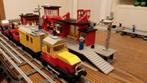 Lego trein + station + overweg + wissel + garage ...., Ophalen of Verzenden, Lego