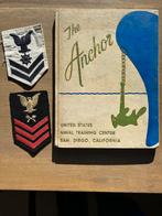 WW2 en postwar US Navy San Diego boek en rangtekens, Ophalen of Verzenden