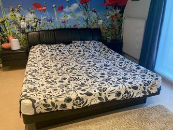 Bed beschikbaar voor biedingen