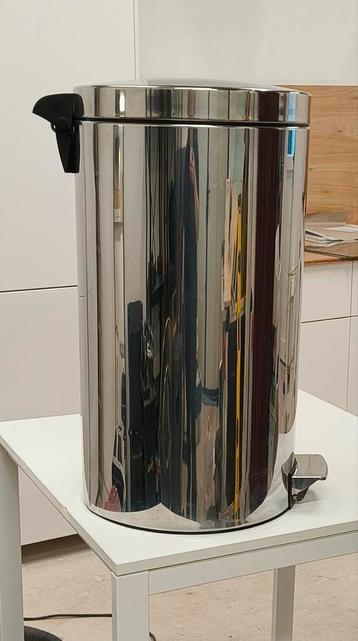 BRABANTIA vuilbak 40-45 liter zilver beschikbaar voor biedingen
