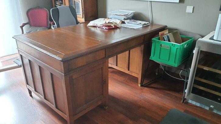 Antieke grote bureau, Huis en Inrichting, Bureaus, Gebruikt, Bureau, Ophalen