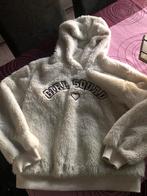 2 fluffy truien/hoodie’s maat 146-152, Ophalen, Zo goed als nieuw, Meisje, Trui of Vest