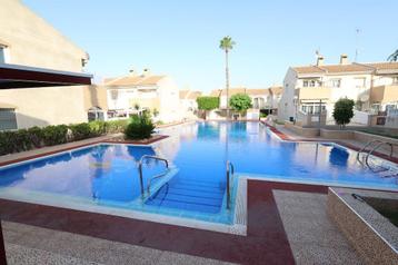 Zuid gerichte bovenwoning in Torrevieja beschikbaar voor biedingen