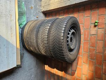 4x Wielen 235/65R16 Mercedes Sprinter  beschikbaar voor biedingen