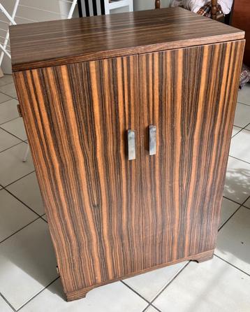 Art deco kastje ebène de macassar beschikbaar voor biedingen