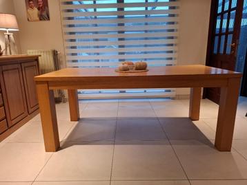Eettafel beschikbaar voor biedingen