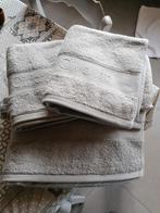 Badhanddoek en 2 handdoeken in beige kleur van Olivier strel, Huis en Inrichting, Woonaccessoires | Kussens, Ophalen, Beige